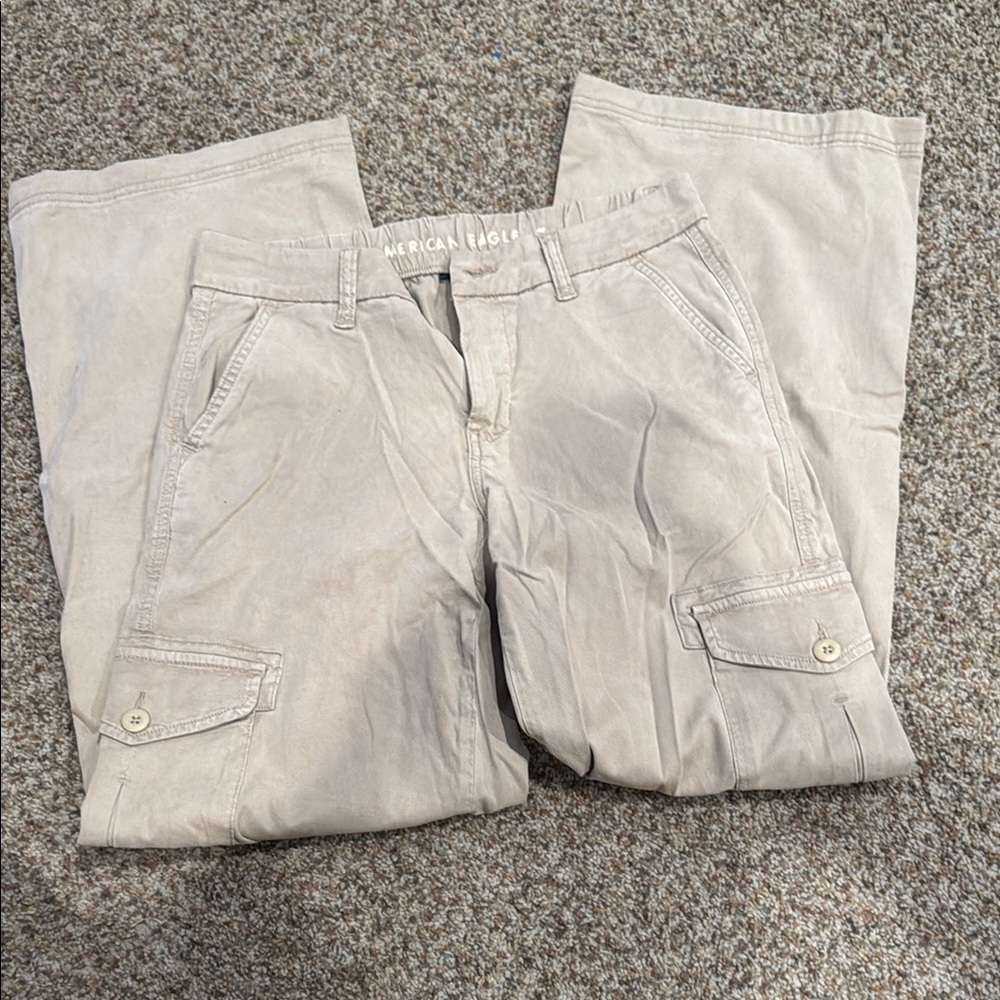 American Eagle Cargo Pants in Light Tan